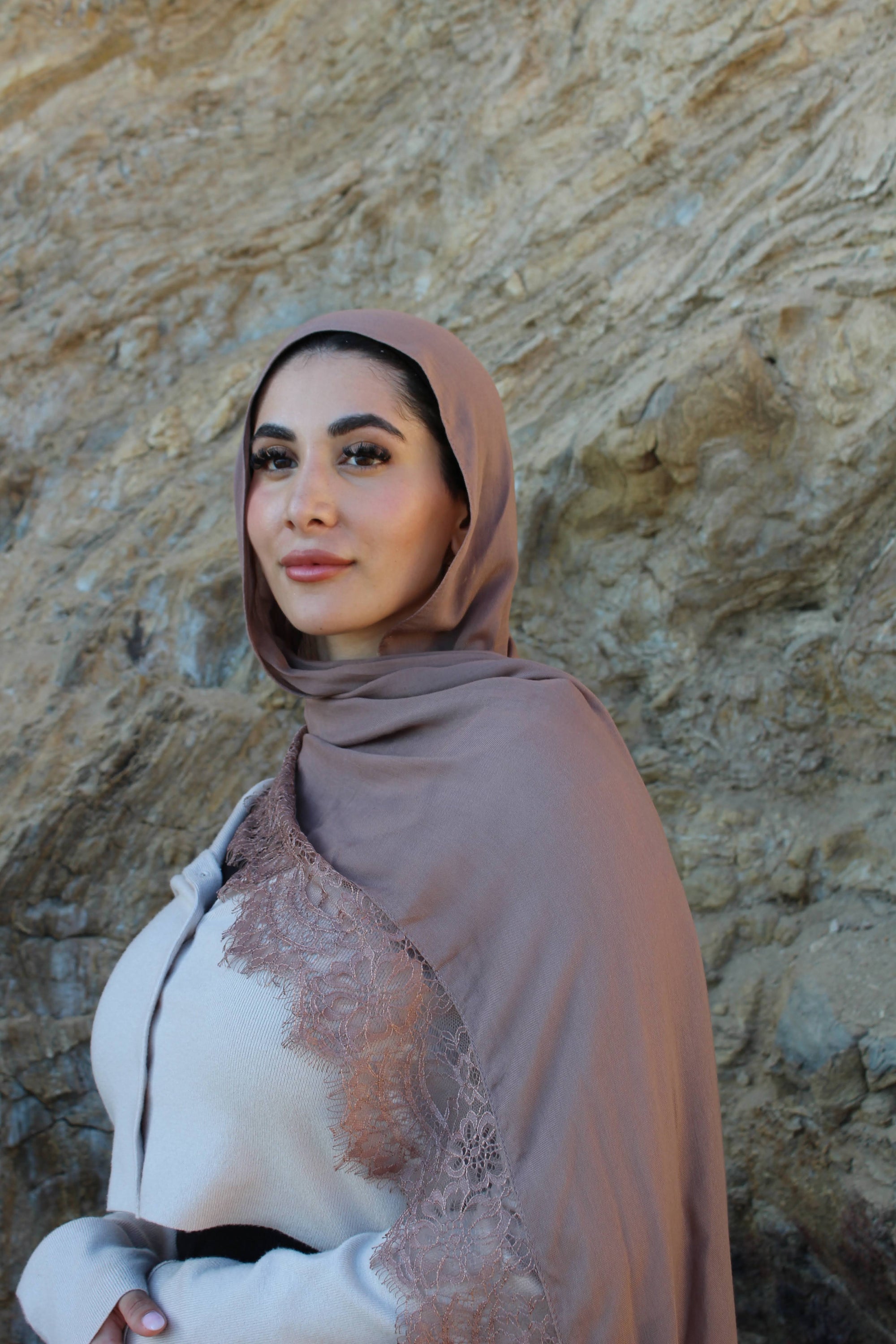 Qahwa Brown Lace Scarf