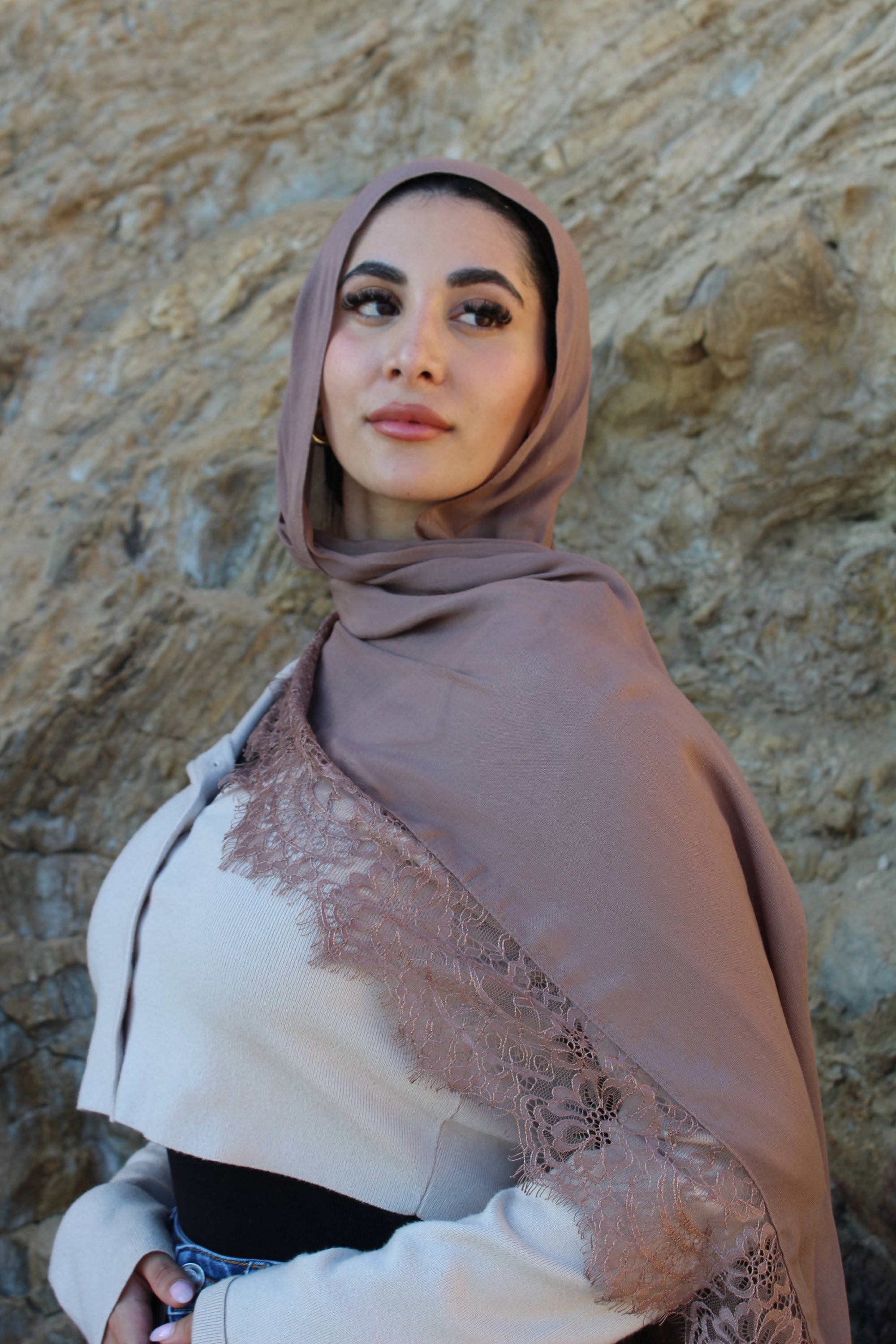 Qahwa Brown Lace Scarf