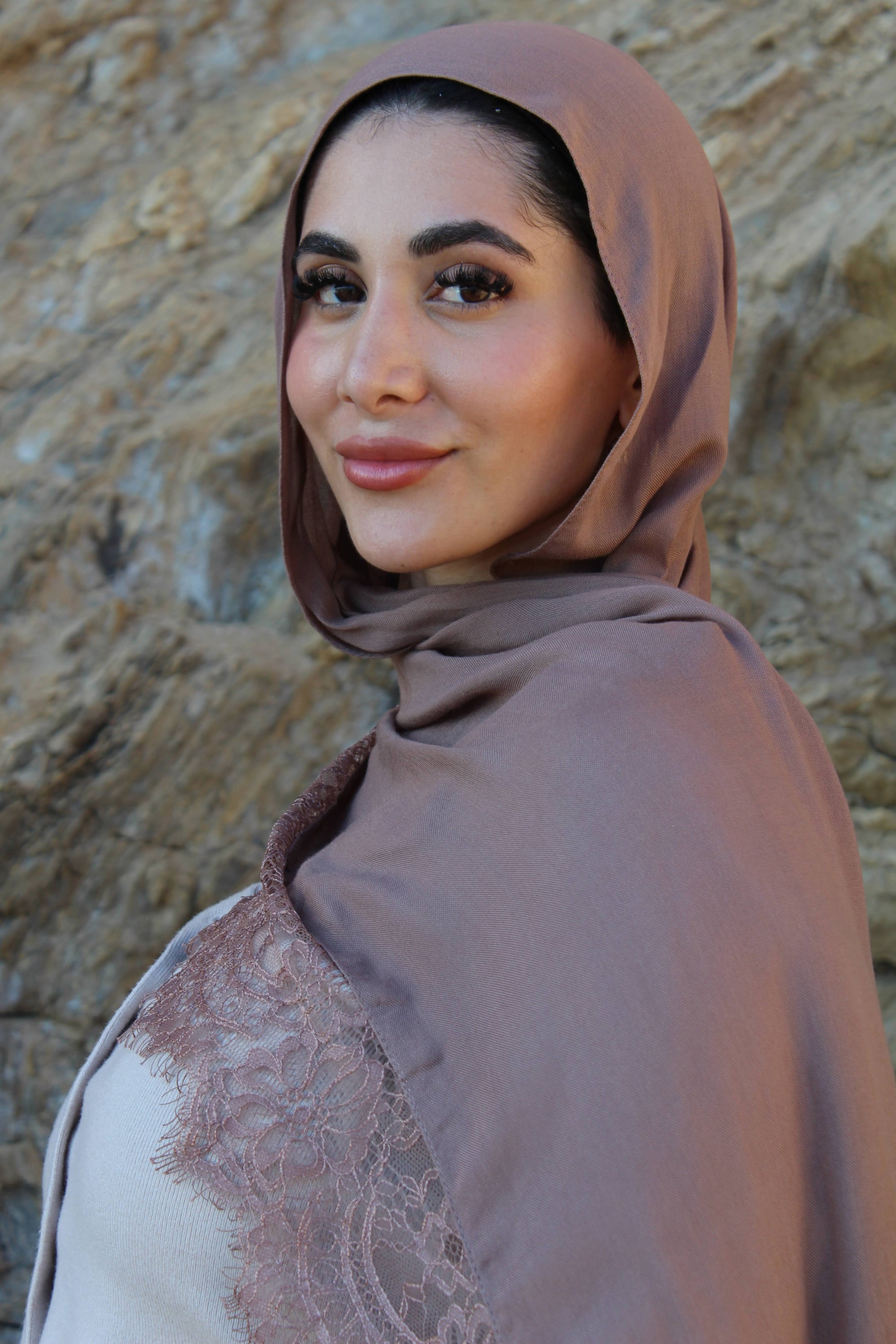 Qahwa Brown Lace Scarf