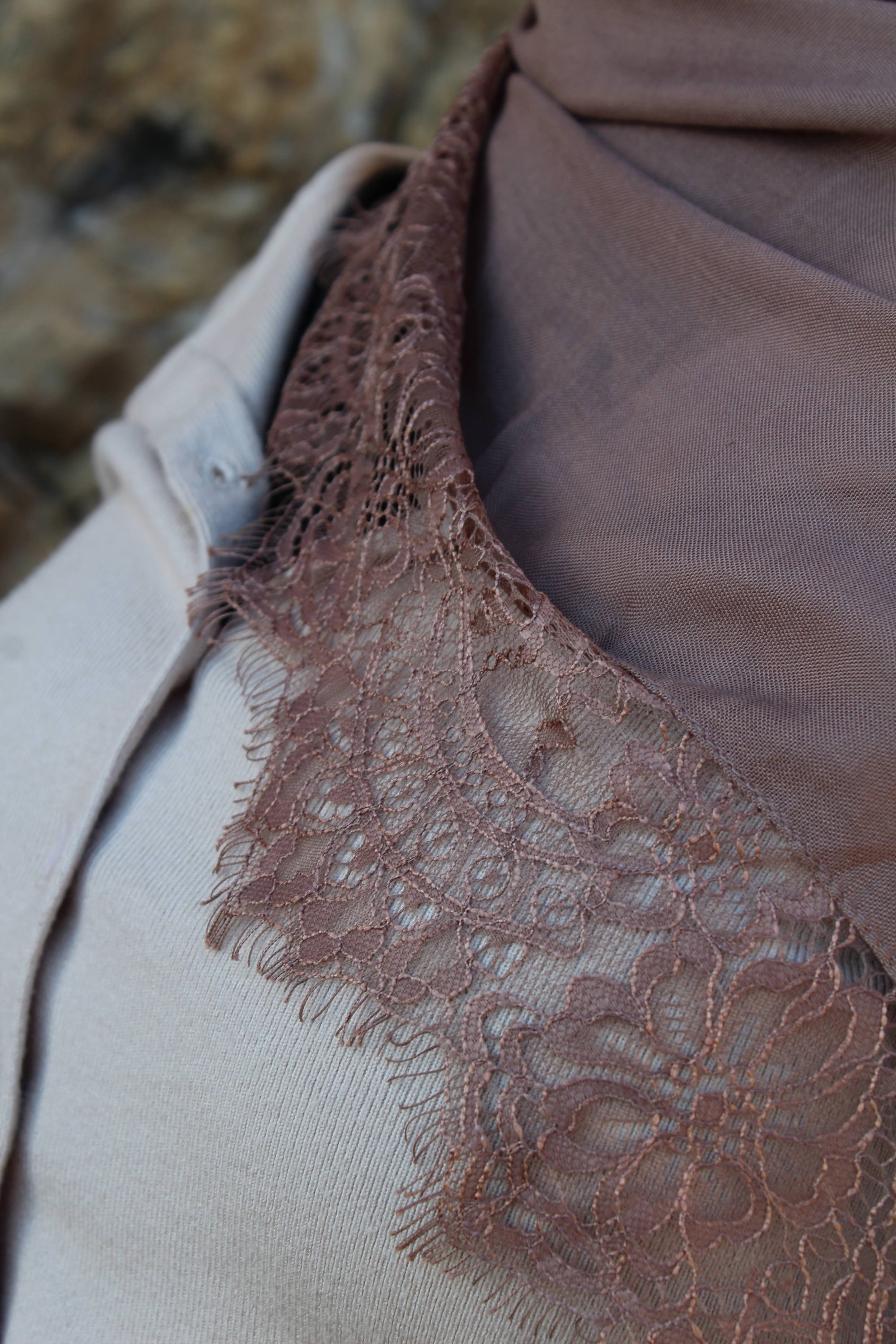 Qahwa Brown Lace Scarf